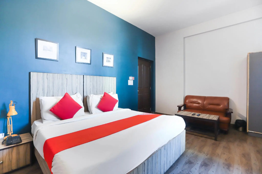 OYO 70620 Golden Villa