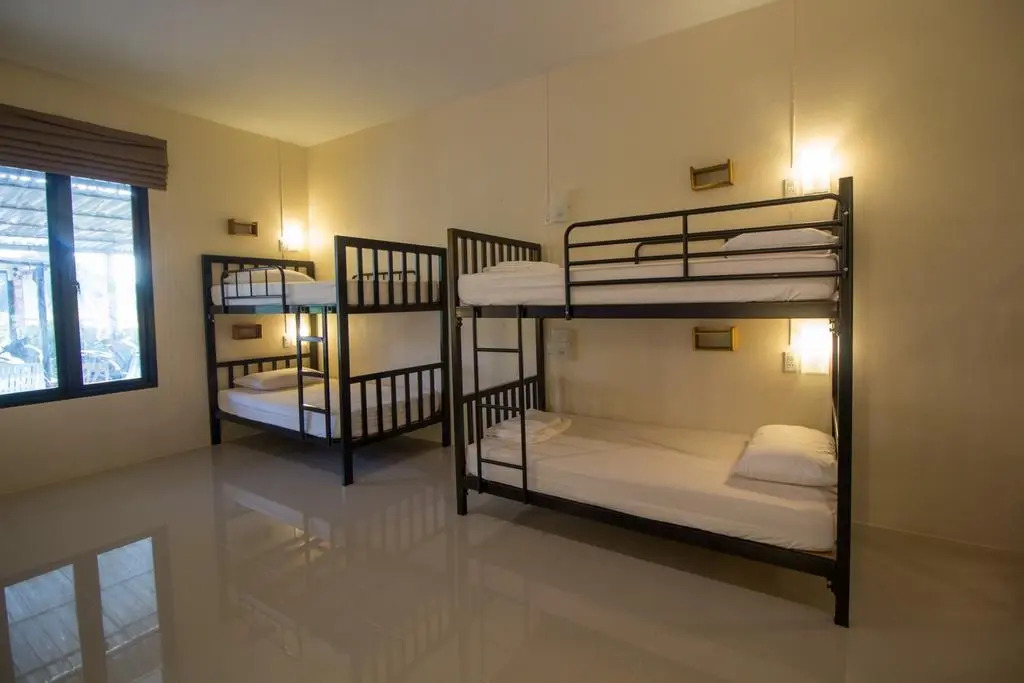 Koh Jum Bungalow & Hostel