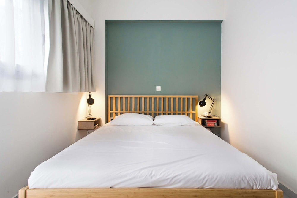 Soho Apartment by Olala Homes