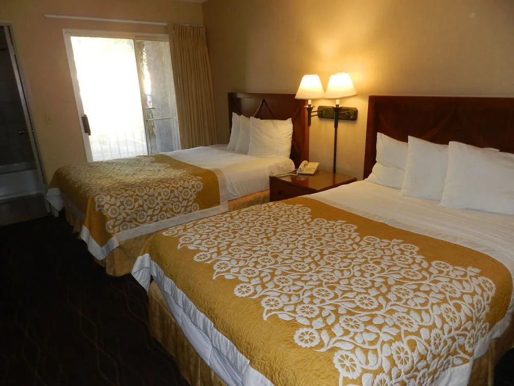 Days Inn San Diego Near Sea World