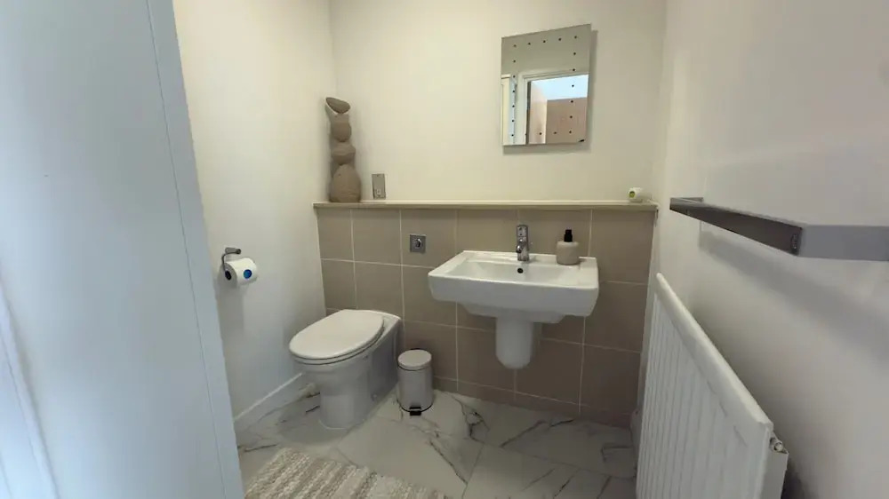Central M K 2-Bedroom Apartment Sleeps 4 Parking