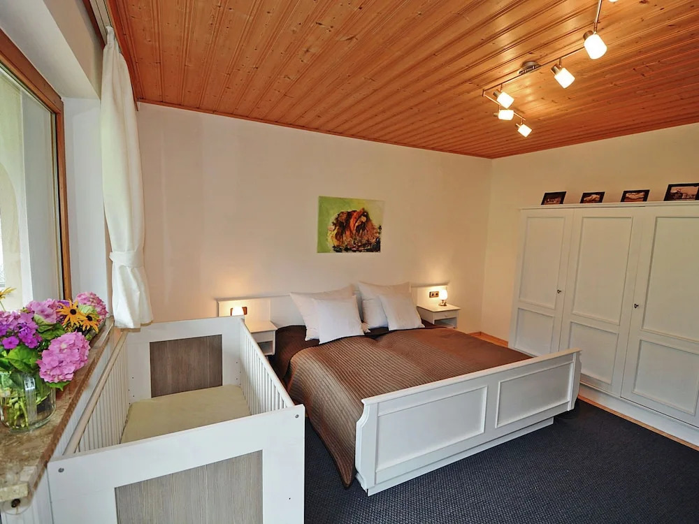Contemporary Hillside Holiday Home in Schlitters