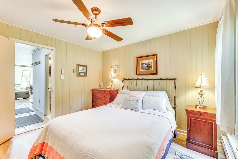 Walk to Slopes: Snowshoe Condo w/ Sunroom