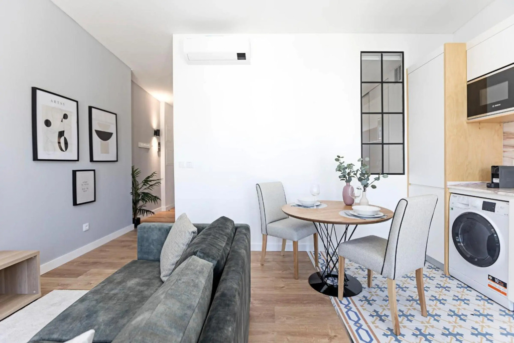 Urban House by LovelyStay