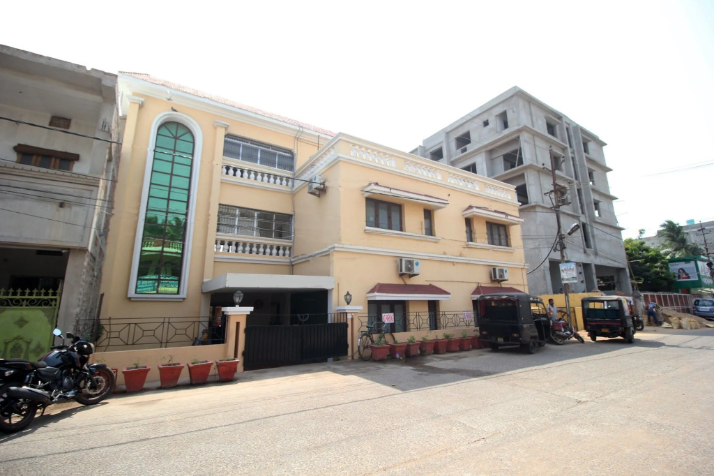 Super Hotel O Sai Leela