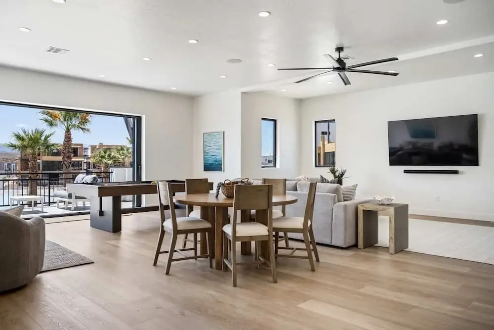The Beach Front Max 14 Bedroom Home