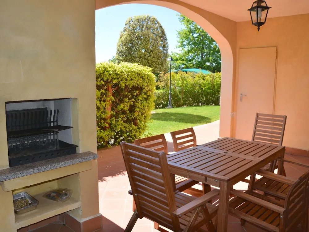 Nice Ground Floor Apartment Located near Peschiera