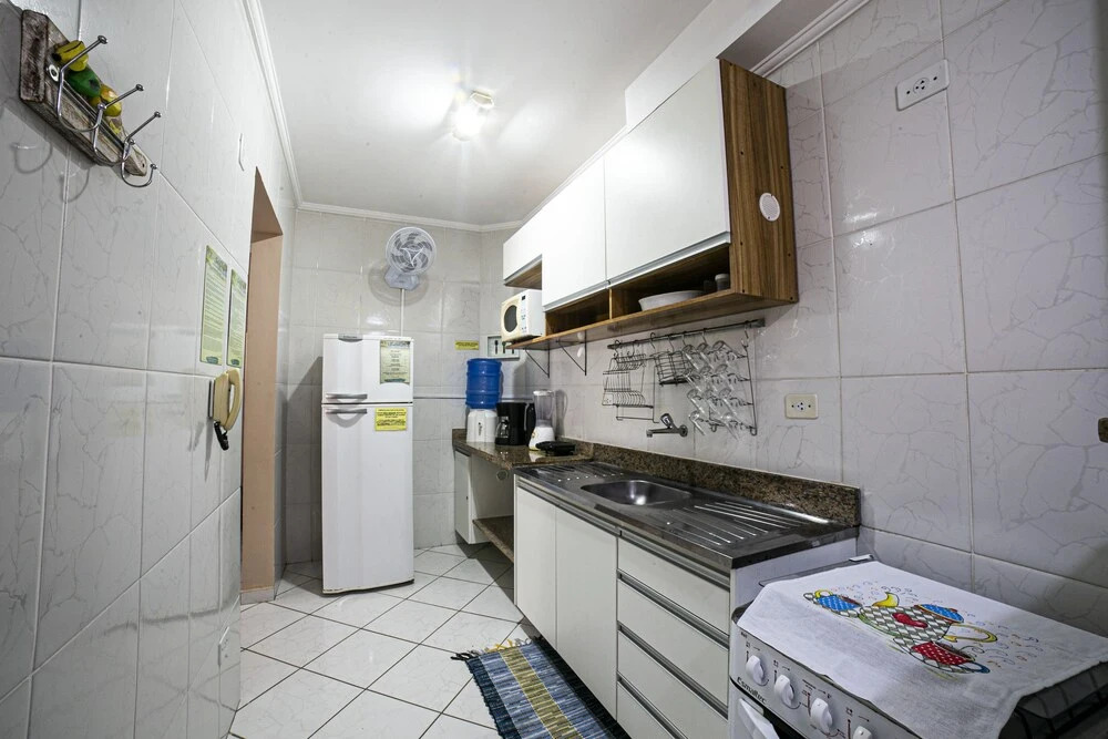 Apto 22E ar condicionado e ventilador, 2 quartos, churrasqueira, elevador e piscina