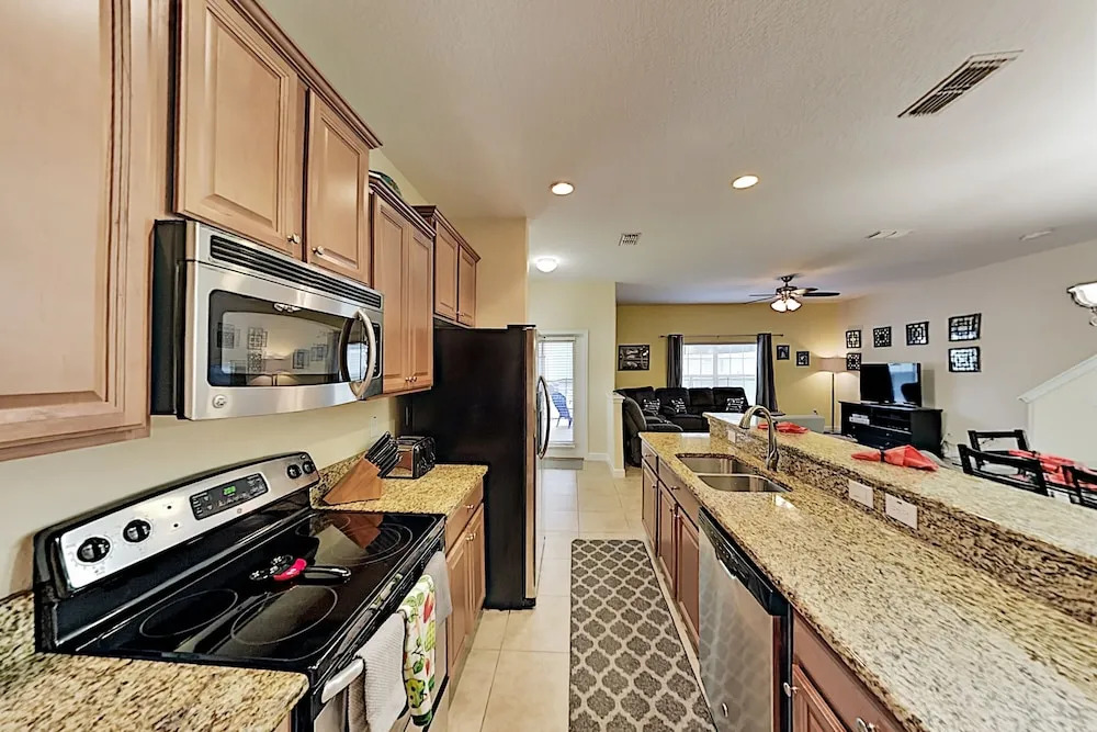Ohana At Paradise Palms: Resort Townhome W/ Pool 5 Bedroom Townhouse
