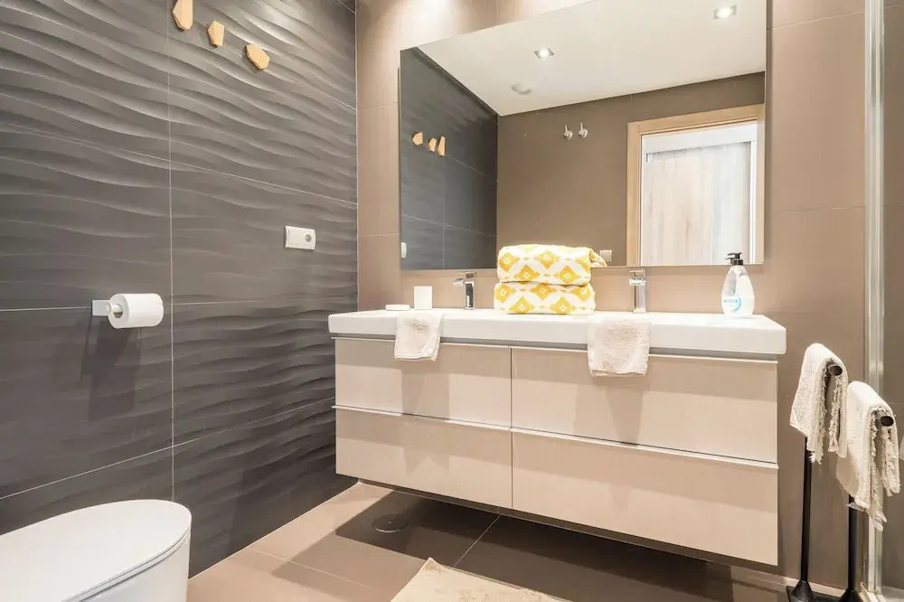 Stylish 3-bed Apt on La Cala Golf 15th Hole View