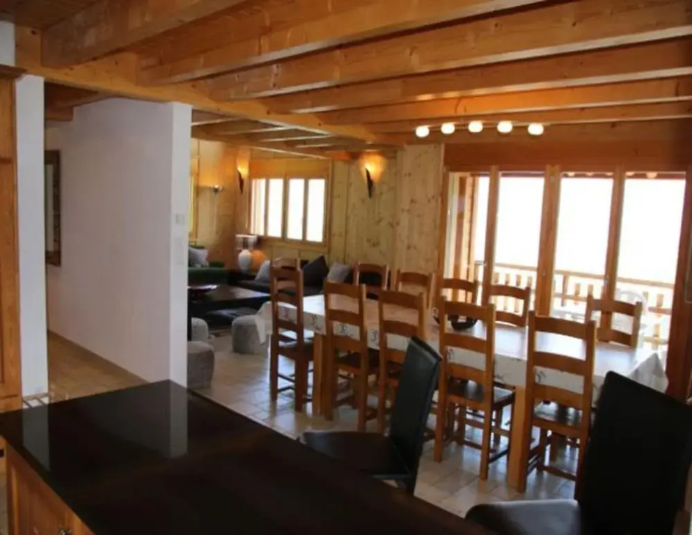 Spacious Chalet Amidst Mountains