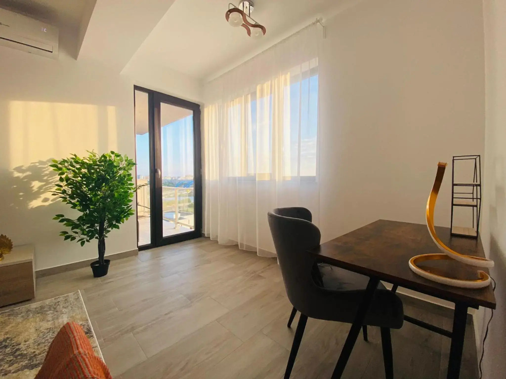 SOHO Apartment - City View with Rooftop Garden