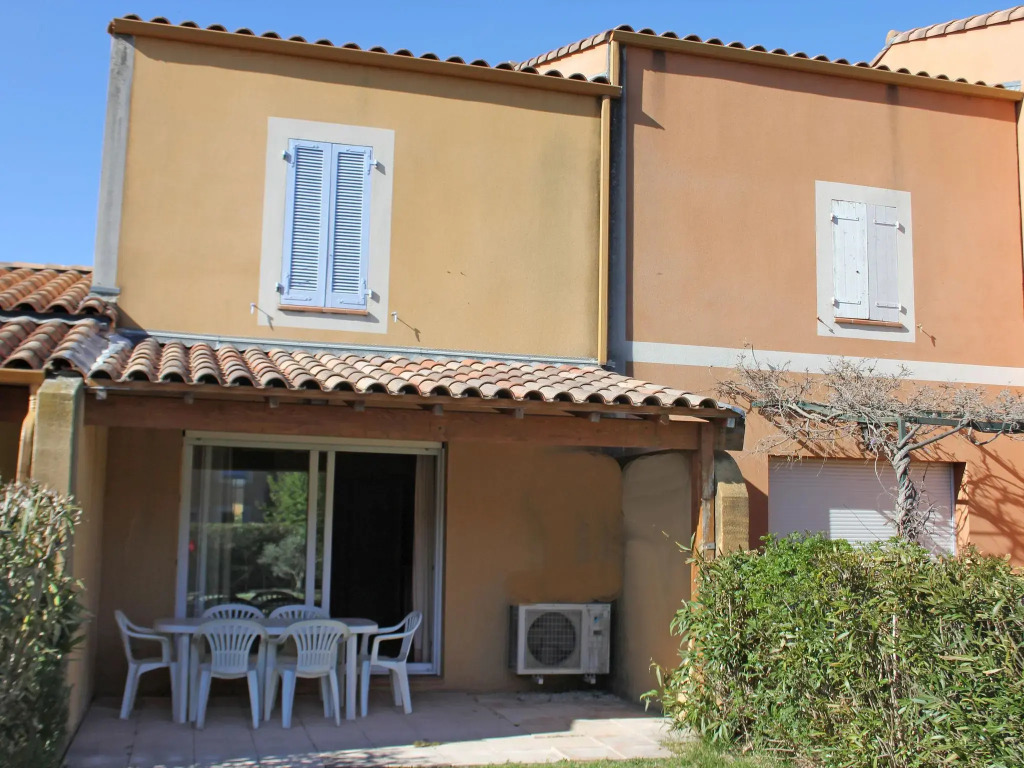 Comfy Holiday Home with Swimming Pool, Garden, Terrace, Pond