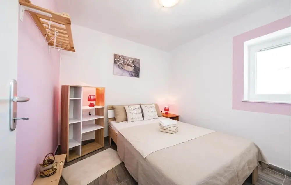 Beautiful Home in Nadin With 3 Bedrooms, Wifi and Outdoor Swimming Pool