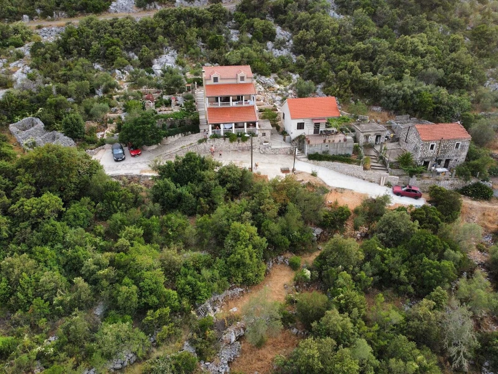 Apartments Leviana