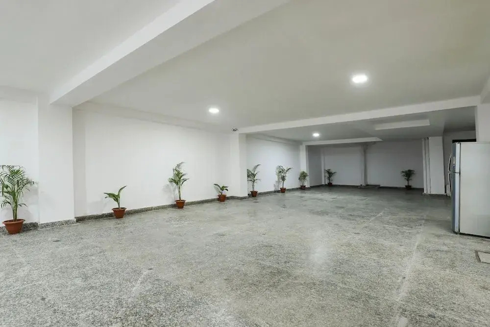 OYO 28606 Kavya Residency