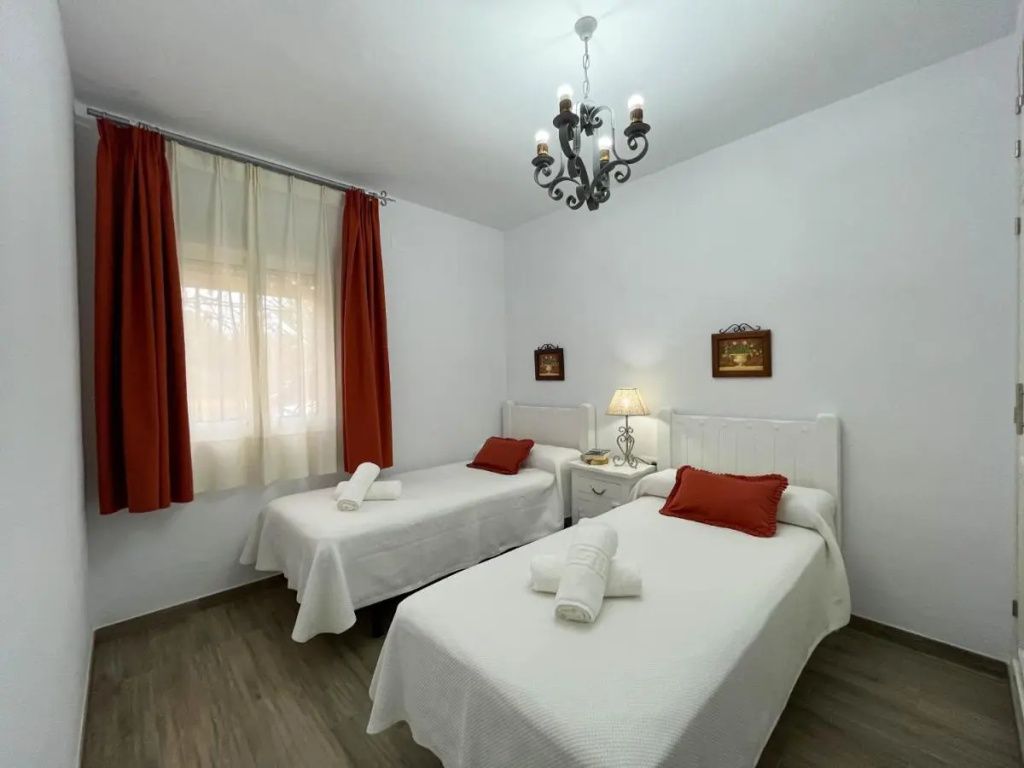 Villas Dehesa Roche Viejo