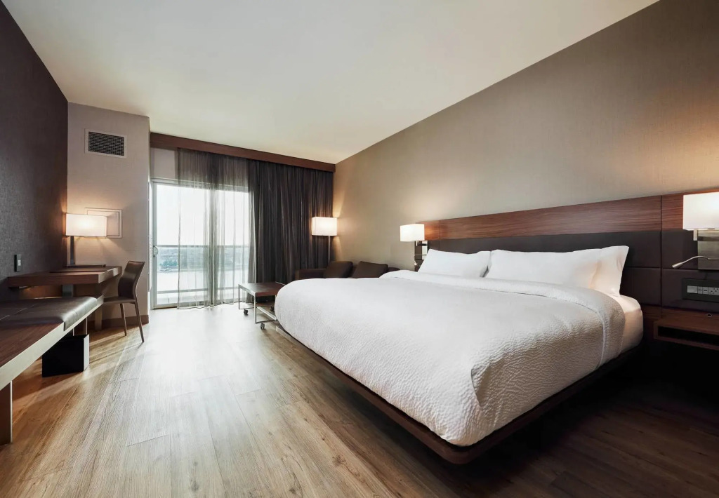 AC Hotel by Marriott Cincinnati at The Banks