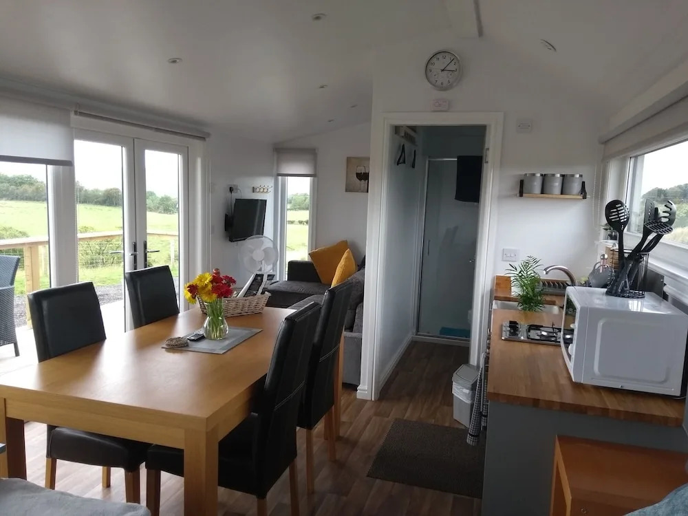 Cleeves Cabins, Arran Luxury Lodge With hot tub