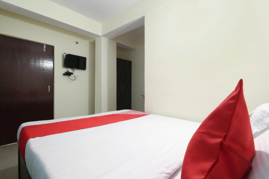Flagship 70422 Hotel Lokenath