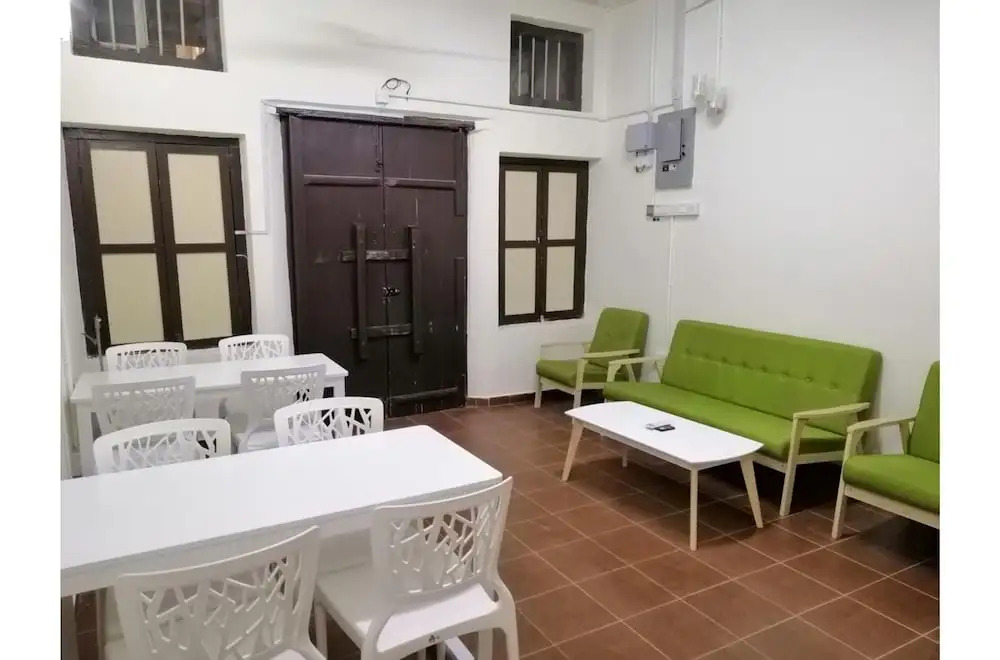 Third Street Station - Hostel