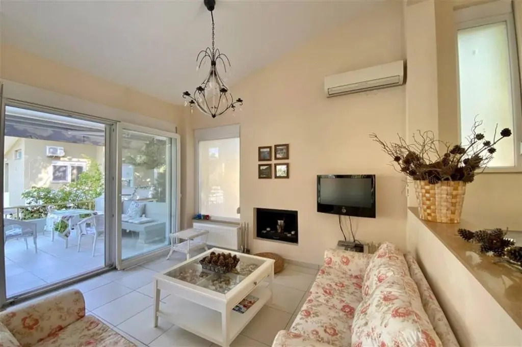 Helios Seafront Villa Rachoni - 3 bedrooms 7 guests