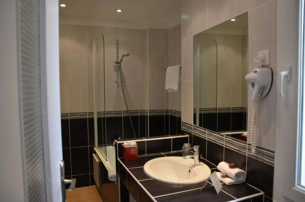 Brit Hotel Confort Le Revest Sainte-Maxime