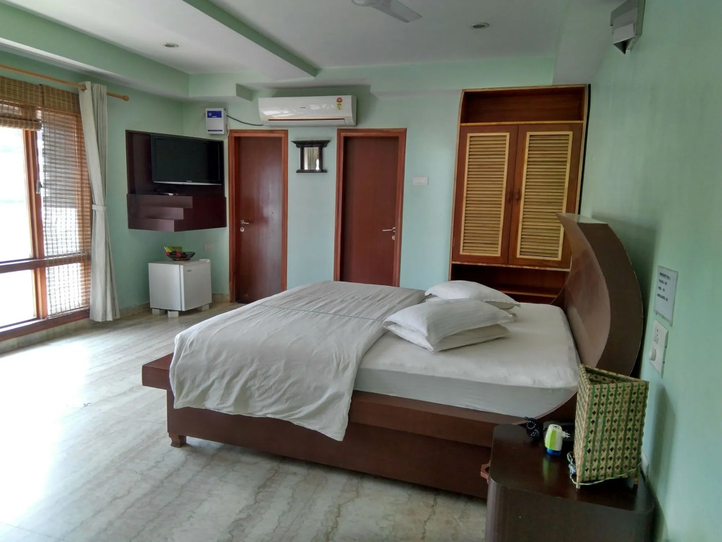 Hotel Rains Inn