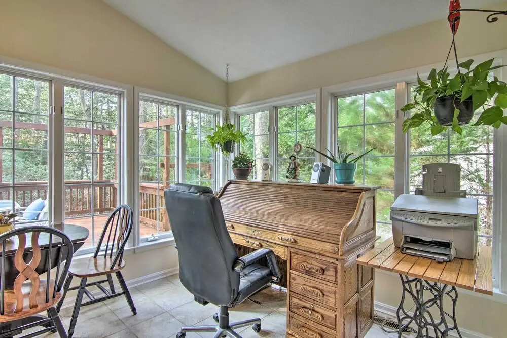 2 Mi to Golf: Hot Tub Hideaway in Ocean Pines