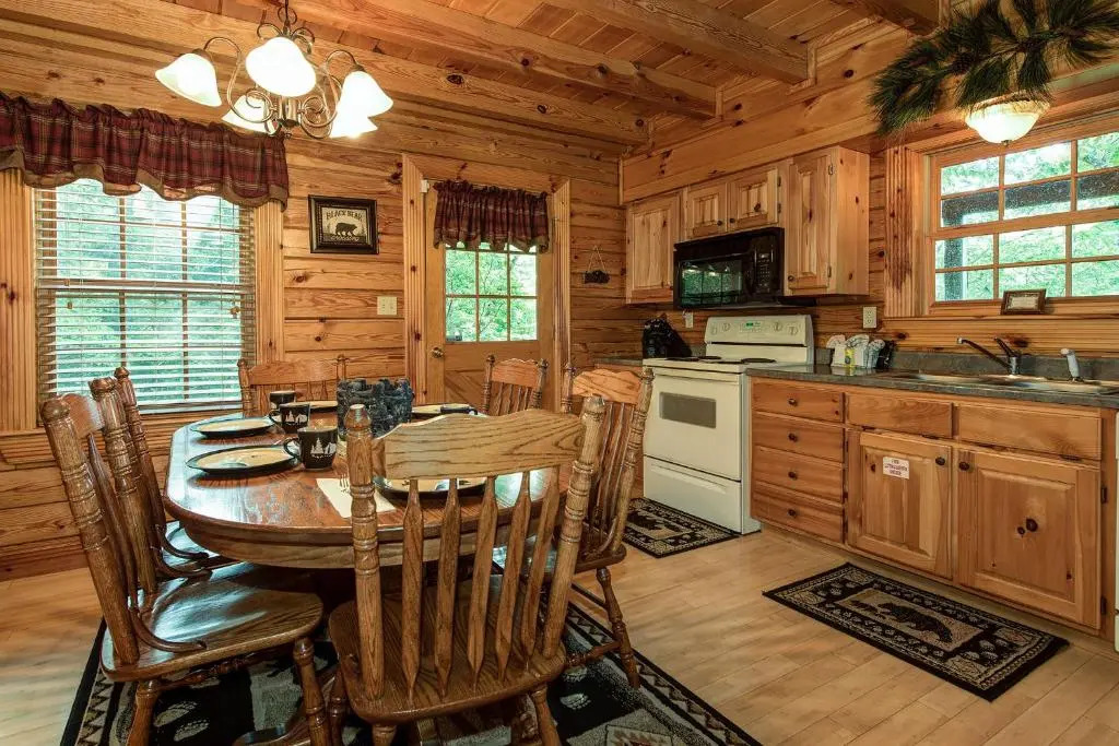 Return To Me, 3 Bedrooms, Sleeps 9, Pool Table, Hot Tub, Gas Fireplace