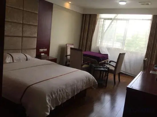 Longshan Tianyi Hotel