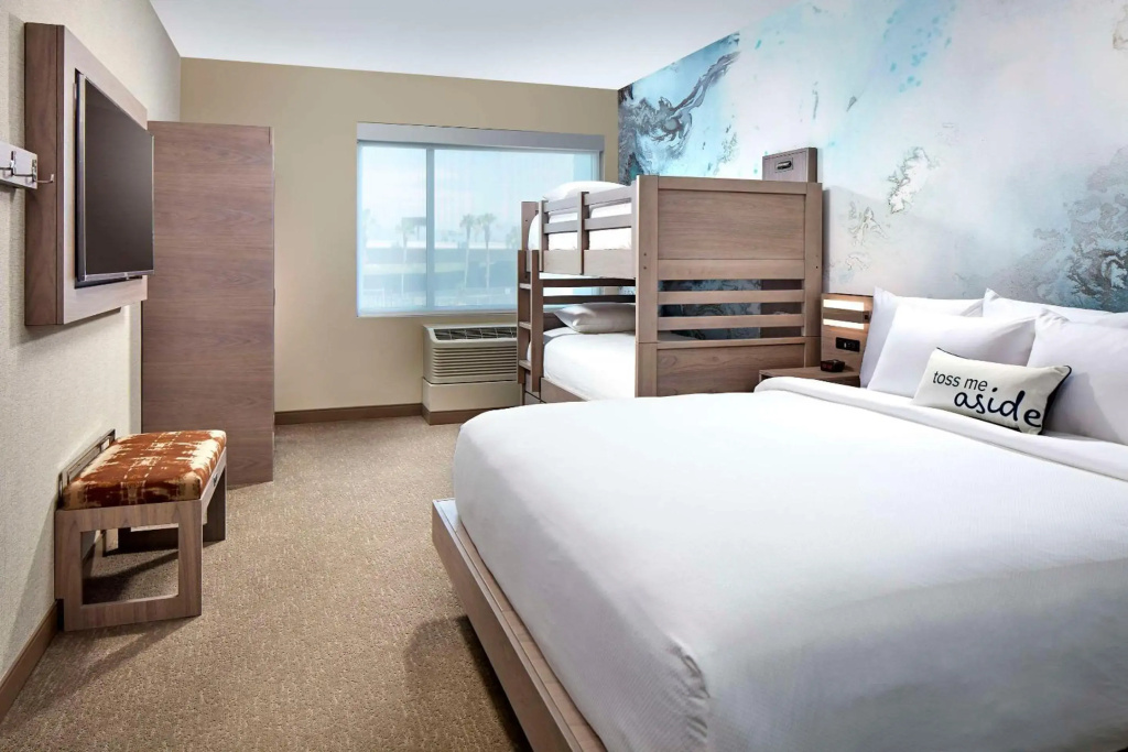 Курорт Anaheim Suites