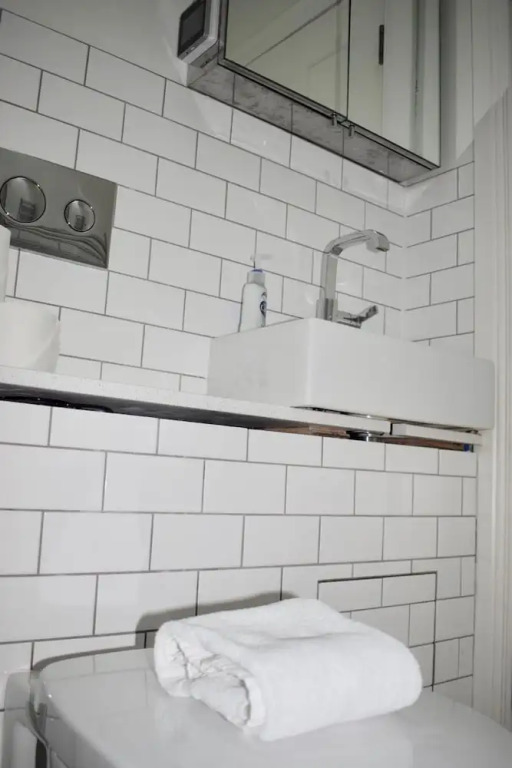 Classic 2 Bedroom Home Near the City Centre