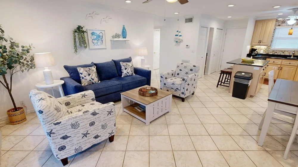 Sandpiper Cove 1086 2 Bedroom Condo by RedAwning
