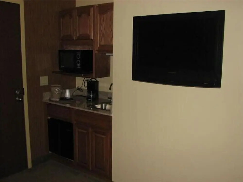 Randolph Inn and Suites