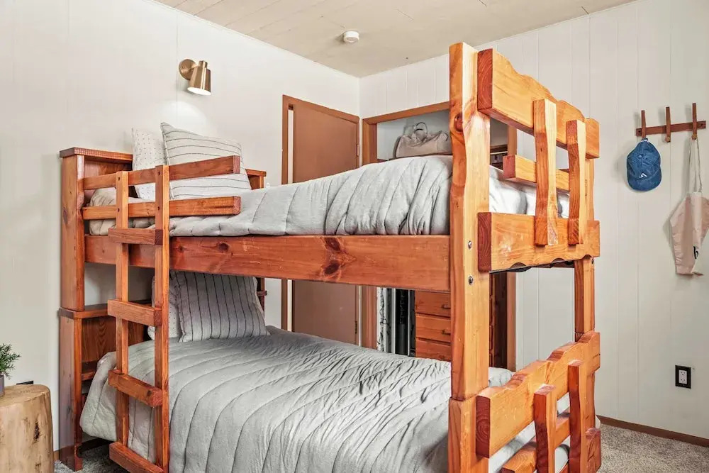 The Pines Cozy Arrowhead Lake Escape With Pools and Outdoor Adventures