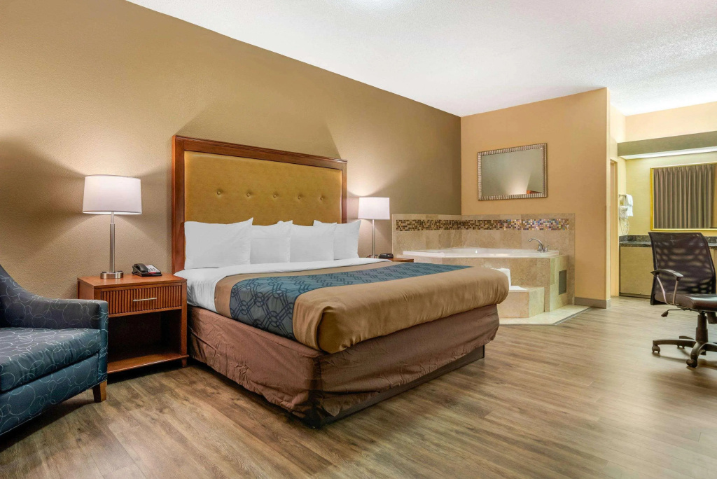 Econo Lodge Inn & Suites Foley-North Gulf Shores