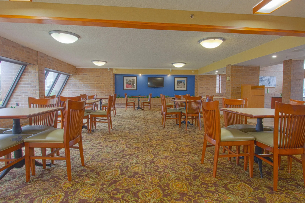 Tulsa Square Hotel Central, I-44 By OYO
