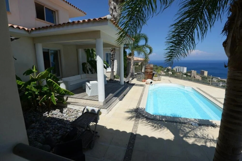 Villa With 3 Bedrooms in Ville-di-pietrabugno, With Wonderful sea View