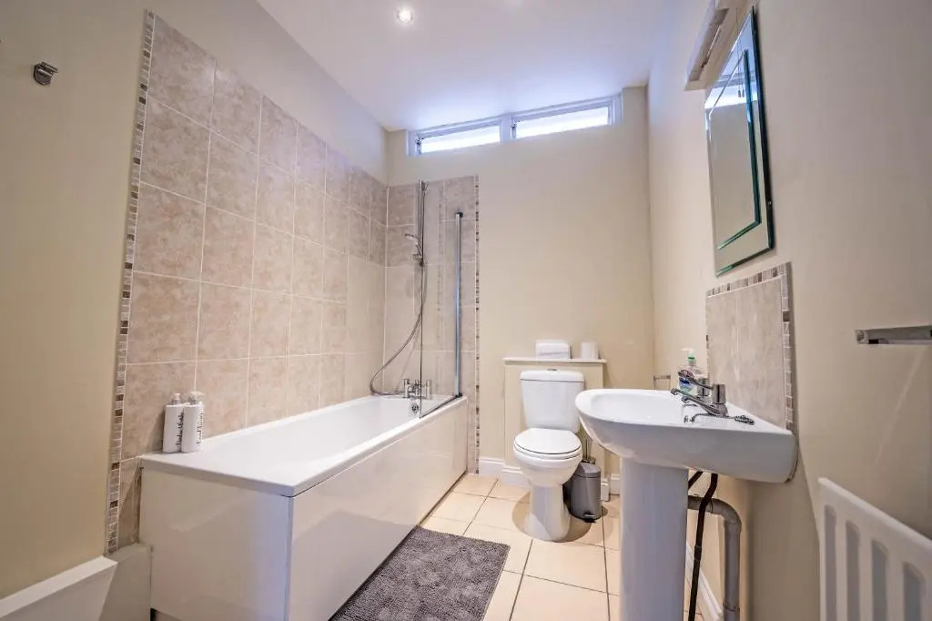 The Manor - Large Luxury home in Bournemouth - Sleeps 12+