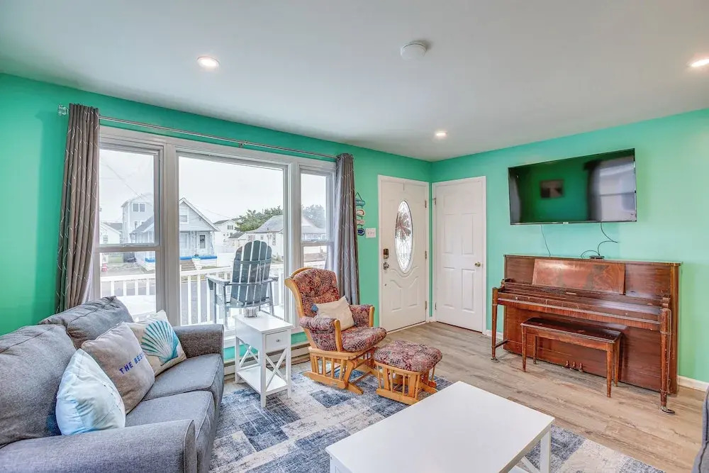 Beach House w/ Private Pool in North Wildwood
