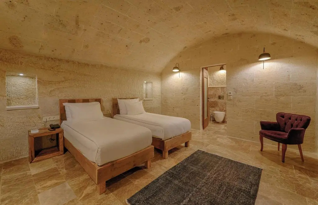Solem Cave Suites