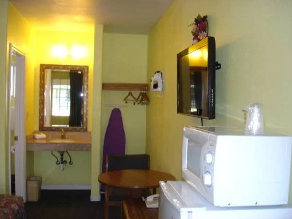 Arroyo Village Inn