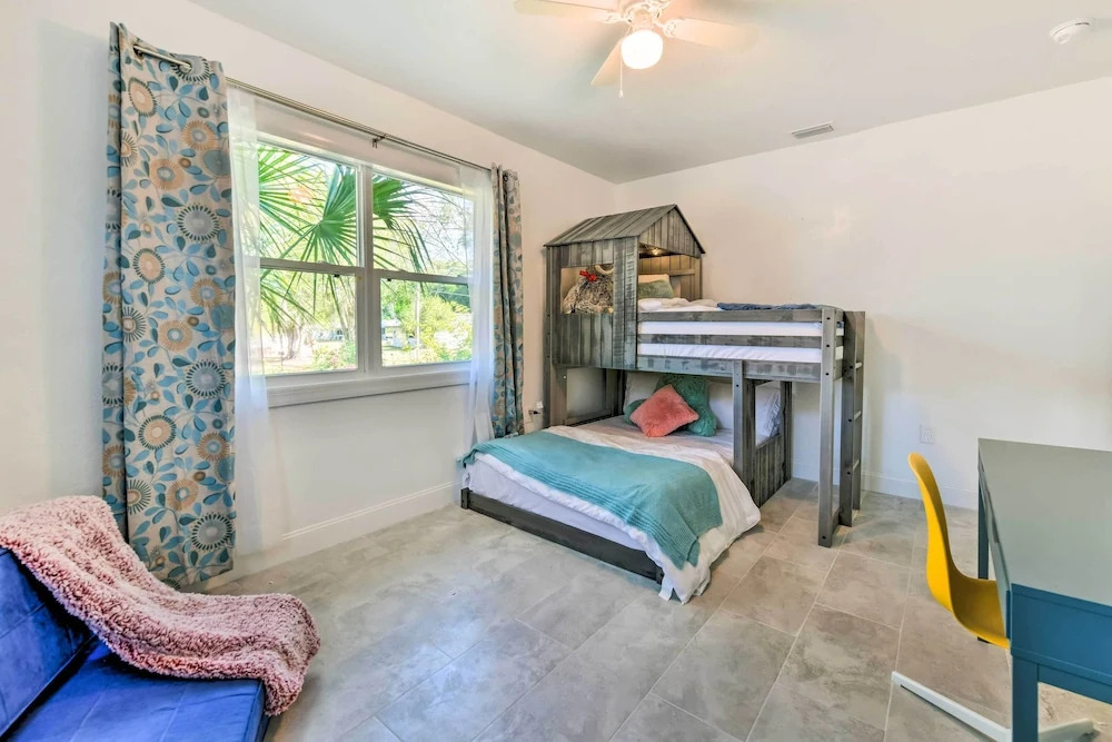 Bright, Pet-friendly Retreat in Avon Park