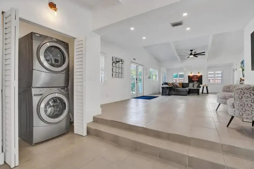 Pool House 3 Bedroom Home Victoria Park