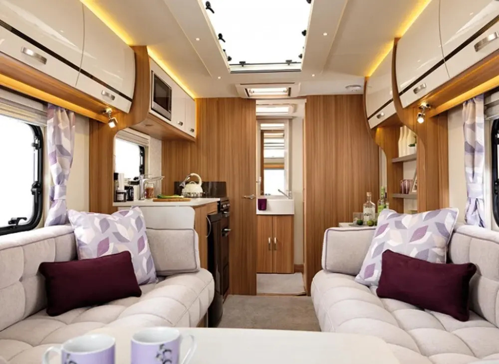 Stayzo Caravan - With Great Access to Local Attractions - With Free Wi-fi in the Chiltern Hills