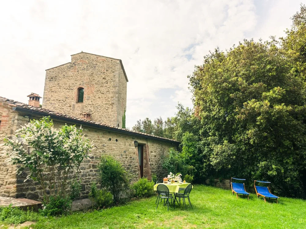 Pleasant Farmhouse in Rapolano Terme With Swimming Pool