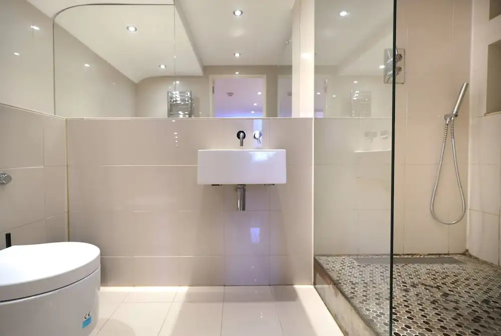 Stylish Loft-style Apartment Close to Overground