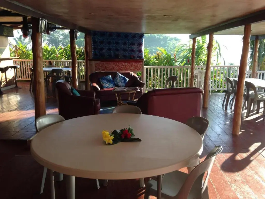 Apaula Heights Lounge