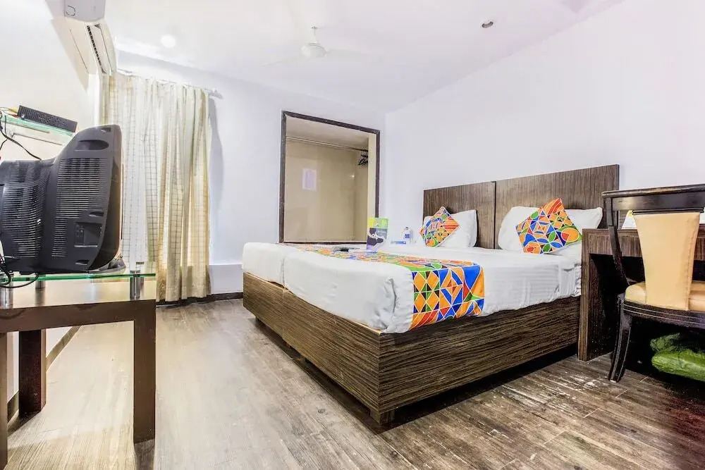 OYO Premium Mumbai International Airport 3